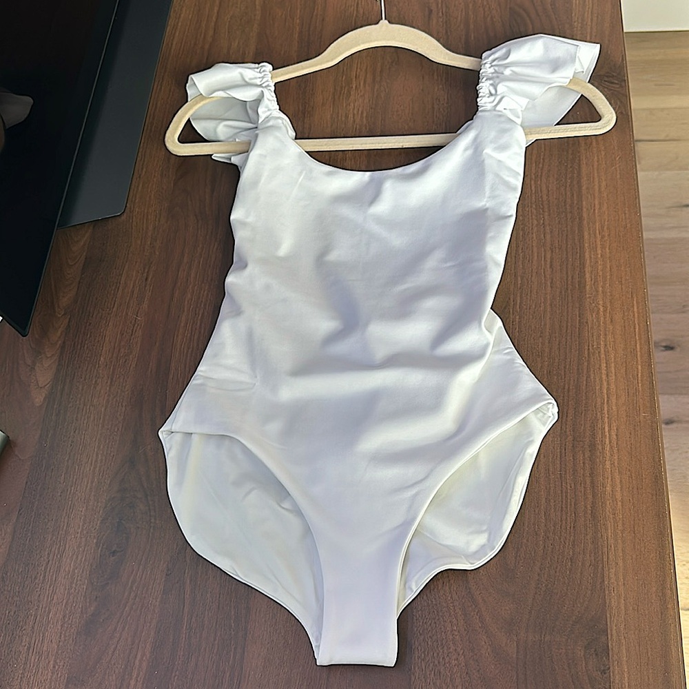NWT Londre One-Piece Swimsuit. Size: Medium. Color: White